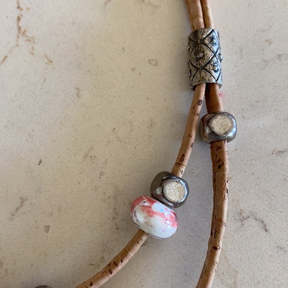 Cork necklace from Portugal - Picture 3 of 5